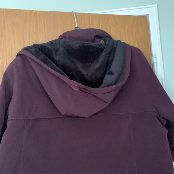 1x woman’s coat - Picture 3 of 3